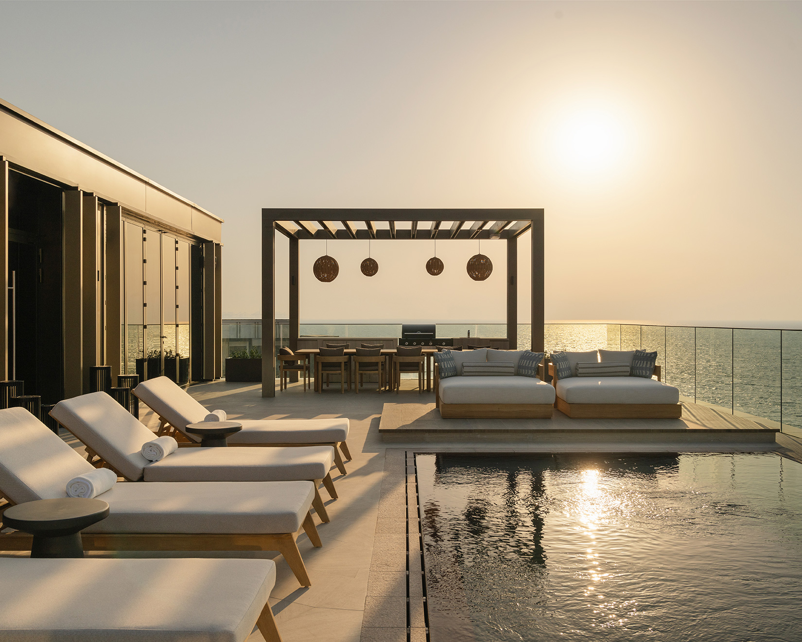 Stunning Private Penthouse Amenities And Services image