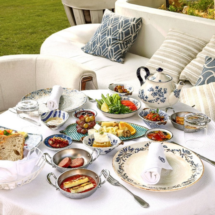 „Blue Door“ – Anatolian Garden Frühstück