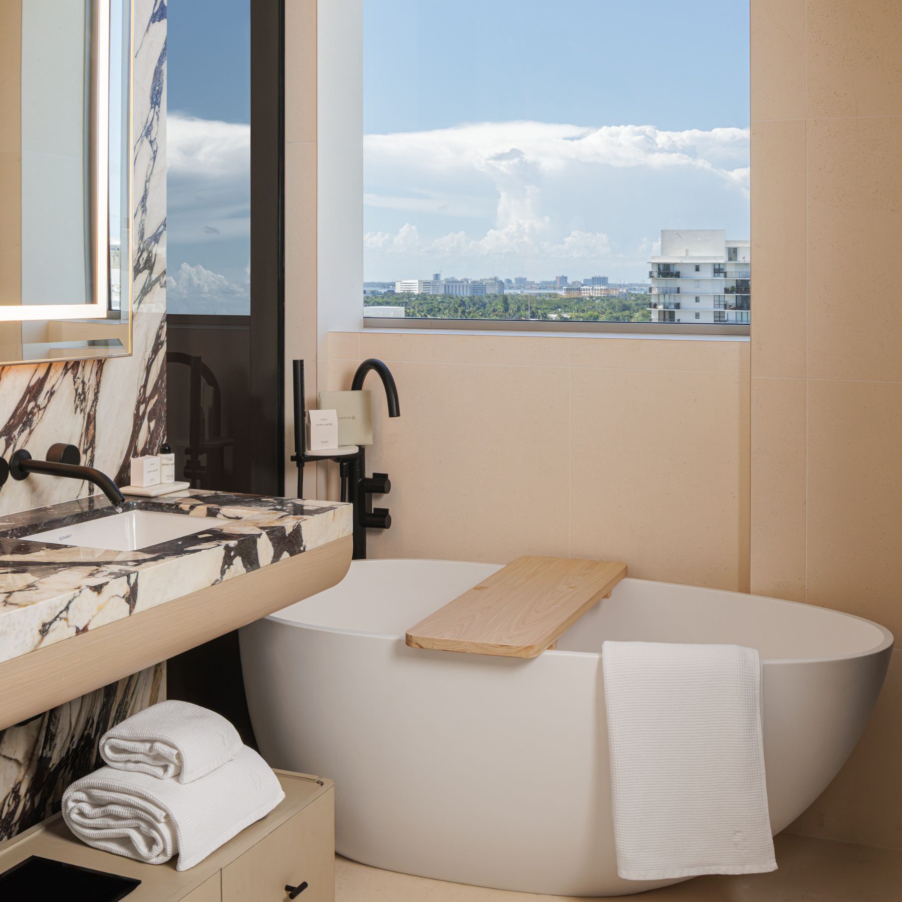 DMB Cityview PH Tub