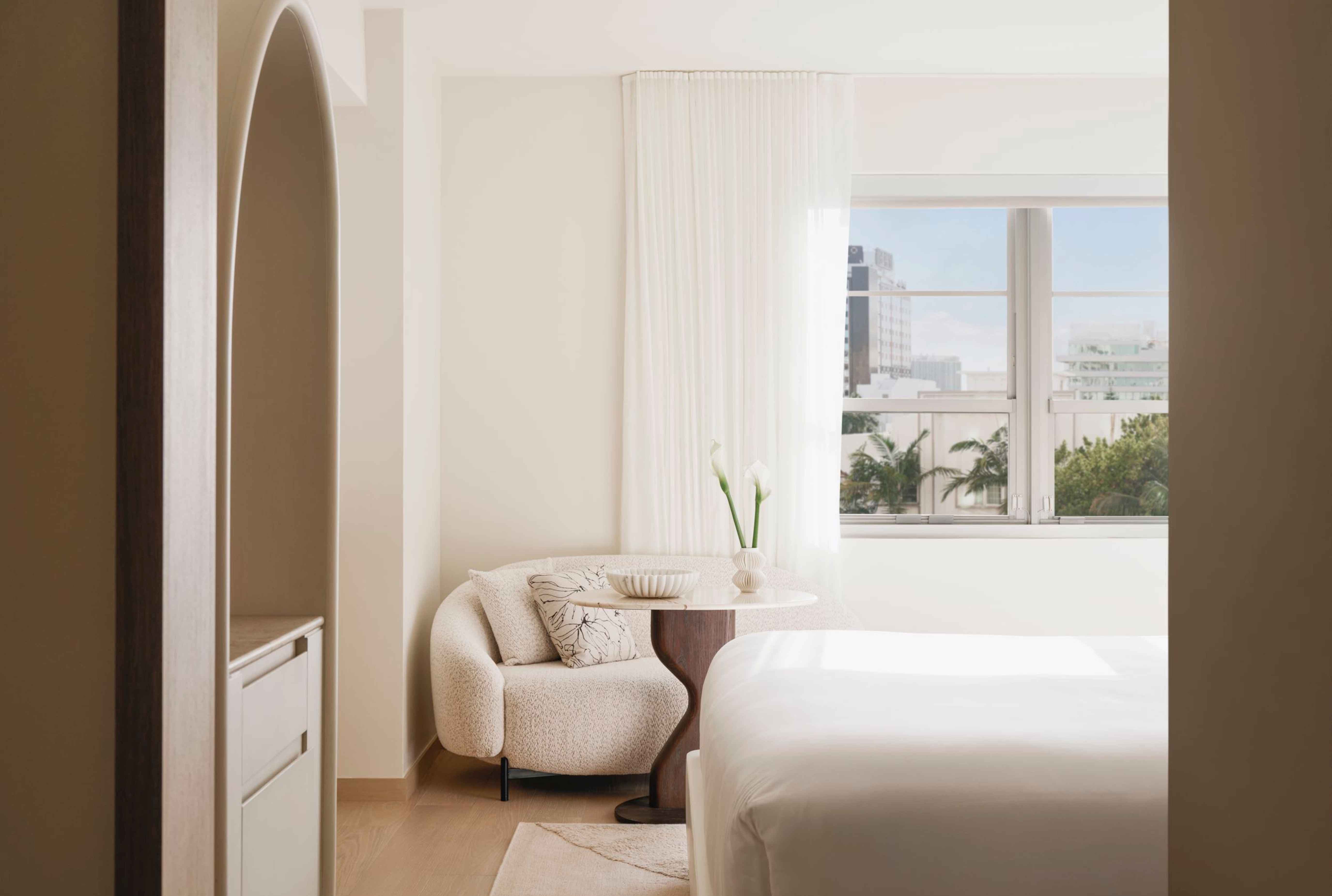 Cama de la habitación King «City View» del DMB