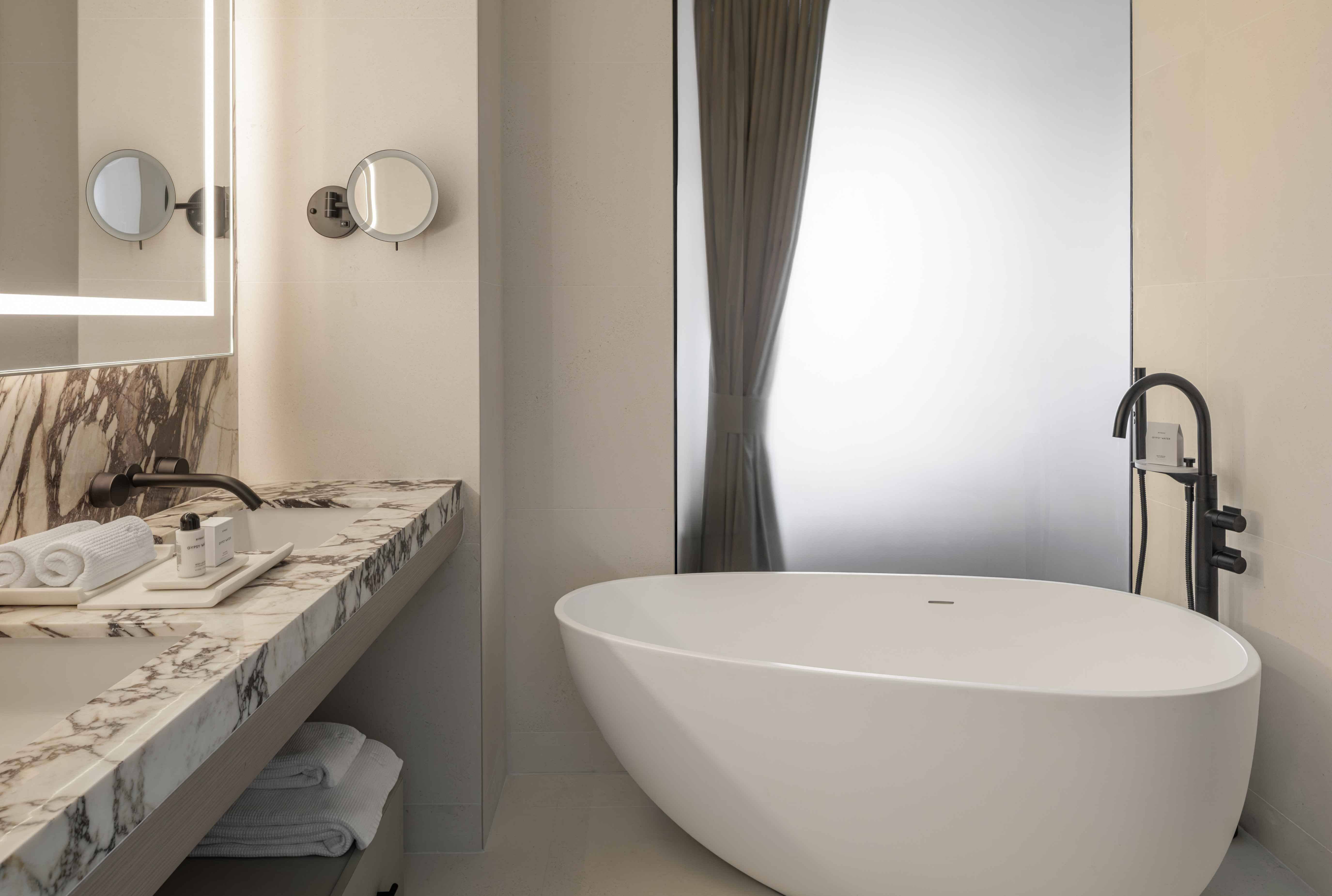 DMB Oceanview PH Tub