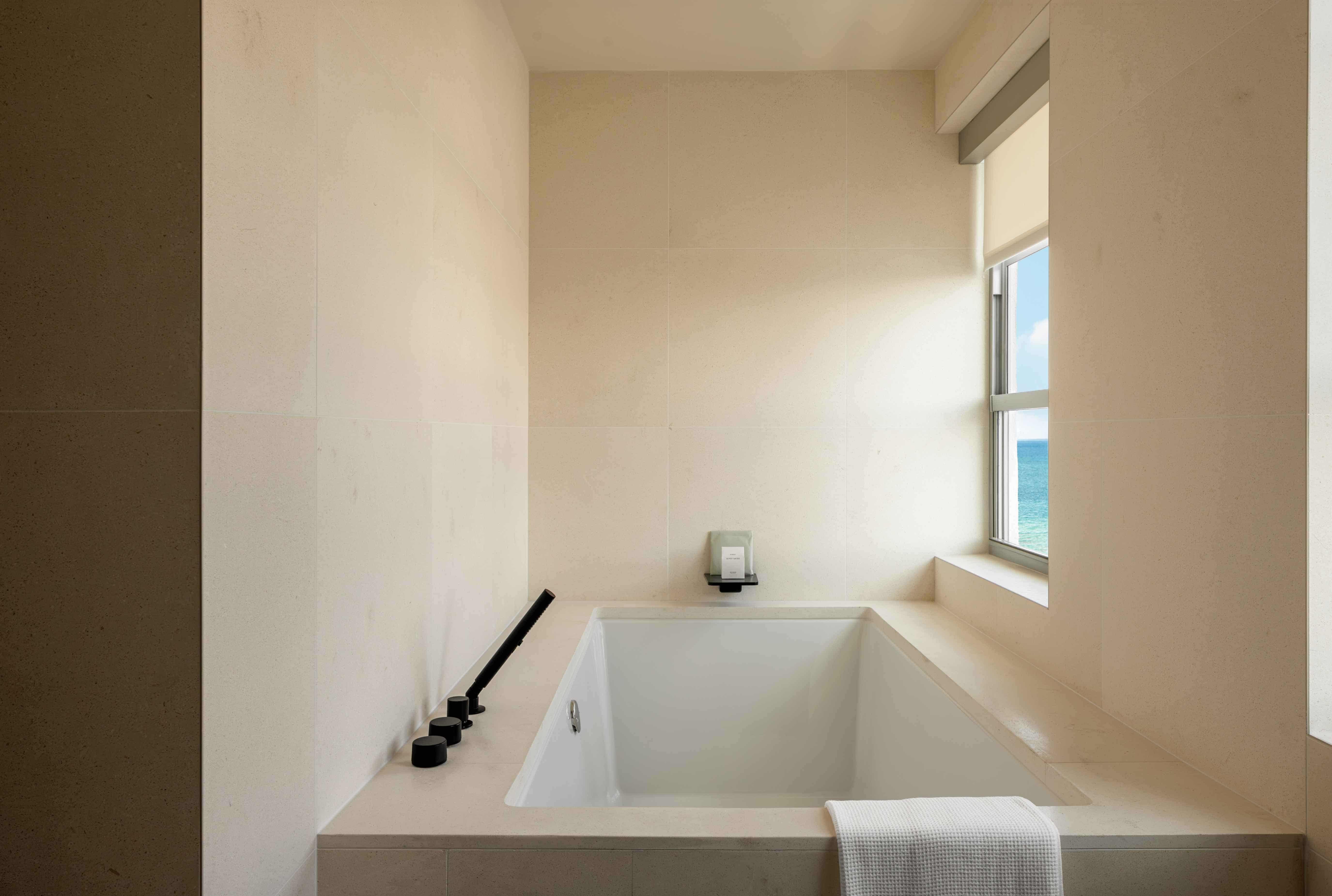 DMB Oceanview PH Tub