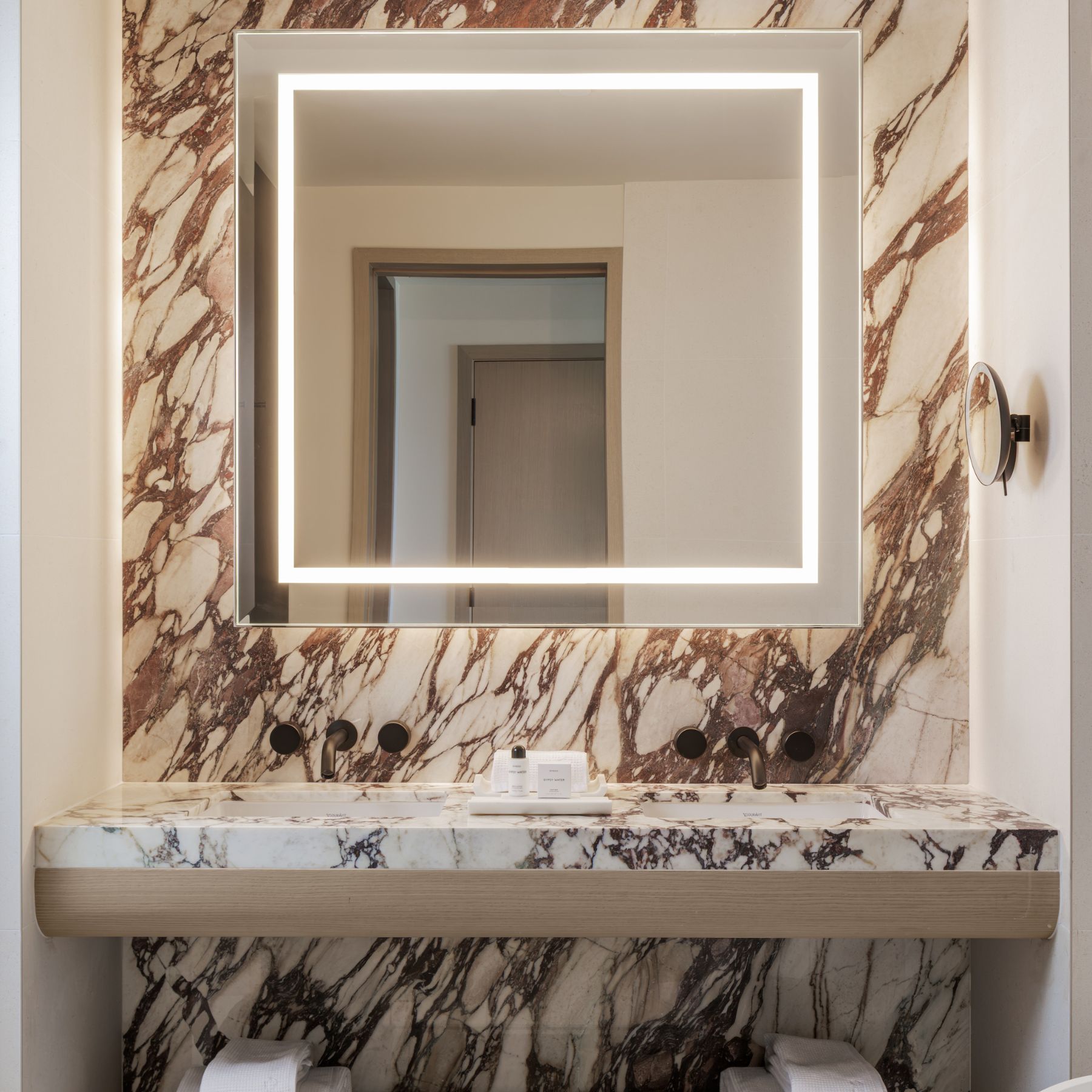 DMB Oceanview PH1A Bath